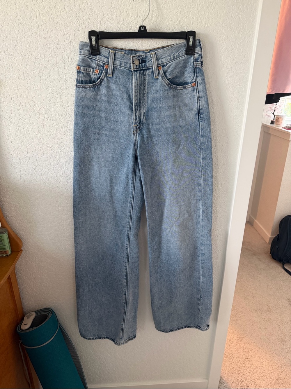Super cute levi Light Wash High-Rise Denim Jeans